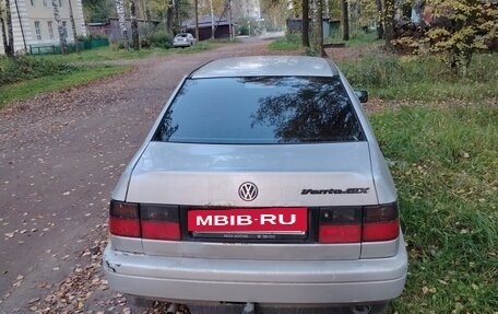 Volkswagen Vento, 1996 год, 140 000 рублей, 3 фотография