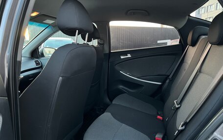 Hyundai Solaris II рестайлинг, 2011 год, 700 000 рублей, 4 фотография