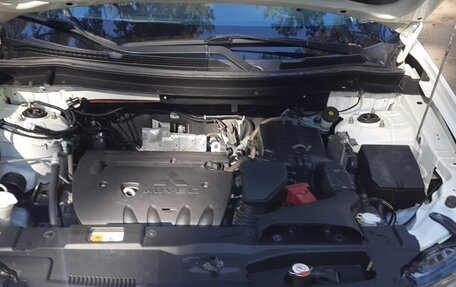 Mitsubishi Outlander III рестайлинг 3, 2013 год, 1 350 000 рублей, 9 фотография