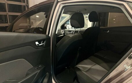 Hyundai Solaris II рестайлинг, 2019 год, 1 660 000 рублей, 23 фотография
