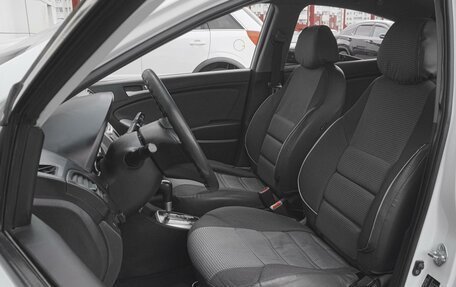 Hyundai Solaris II рестайлинг, 2012 год, 869 000 рублей, 10 фотография