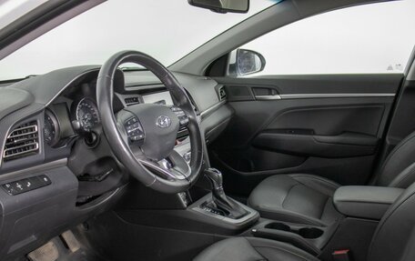 Hyundai Elantra VI рестайлинг, 2019 год, 1 720 000 рублей, 10 фотография