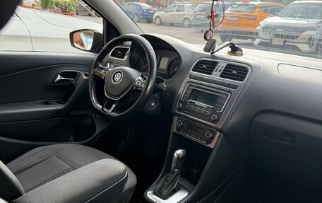 Volkswagen Polo VI (EU Market), 2016 год, 1 200 000 рублей, 11 фотография