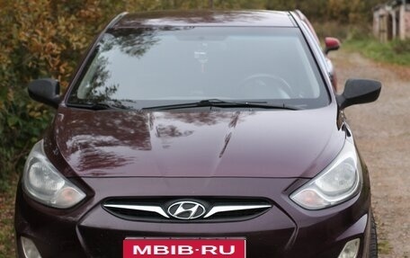 Hyundai Solaris II рестайлинг, 2012 год, 550 000 рублей, 1 фотография