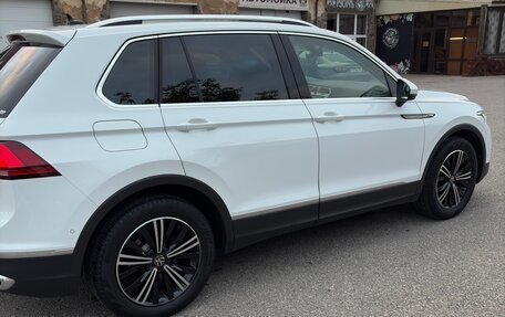 Volkswagen Tiguan II, 2021 год, 3 750 000 рублей, 4 фотография