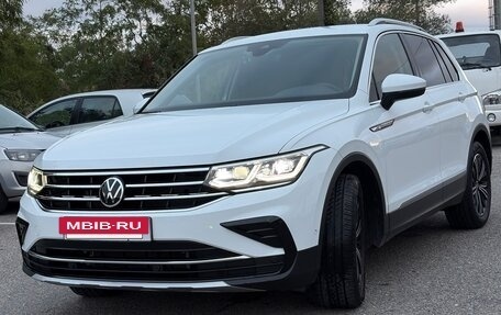 Volkswagen Tiguan II, 2021 год, 3 750 000 рублей, 8 фотография