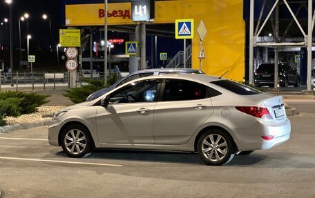Hyundai Solaris II рестайлинг, 2013 год, 1 050 000 рублей, 3 фотография