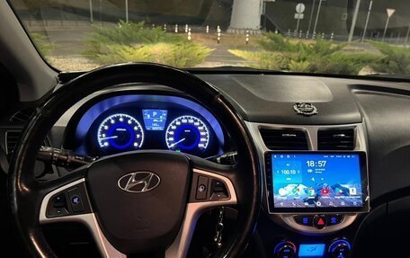 Hyundai Solaris II рестайлинг, 2013 год, 1 050 000 рублей, 13 фотография