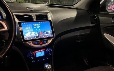 Hyundai Solaris II рестайлинг, 2013 год, 1 050 000 рублей, 16 фотография