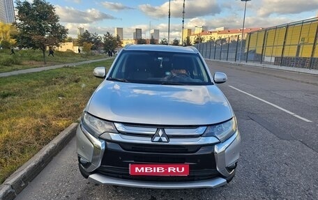 Mitsubishi Outlander III рестайлинг 3, 2016 год, 1 870 000 рублей, 1 фотография