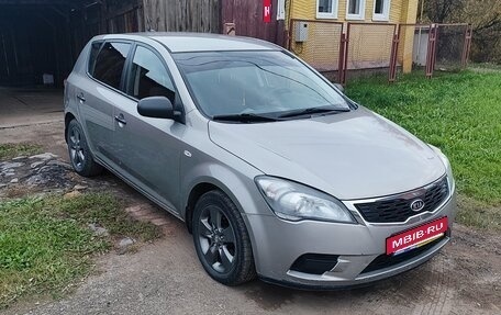 KIA cee'd I рестайлинг, 2011 год, 650 000 рублей, 1 фотография
