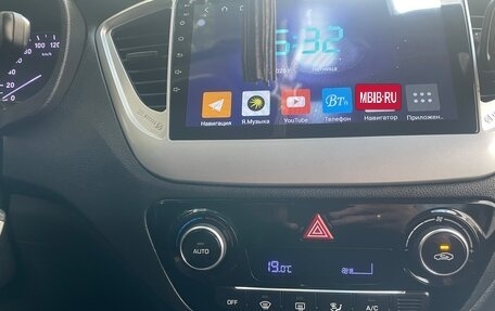 Hyundai Solaris II рестайлинг, 2019 год, 1 350 000 рублей, 3 фотография