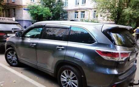Toyota Highlander III, 2014 год, 2 100 000 рублей, 2 фотография