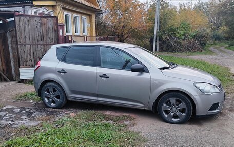 KIA cee'd I рестайлинг, 2011 год, 650 000 рублей, 3 фотография