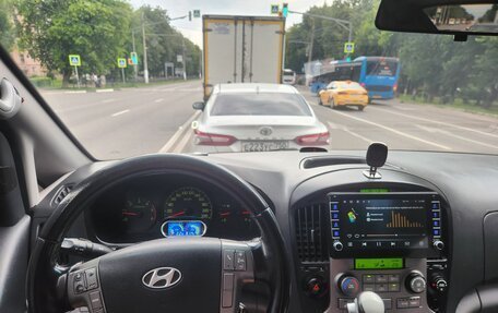 Hyundai H-1 II рестайлинг, 2008 год, 1 150 000 рублей, 12 фотография