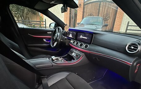 Mercedes-Benz E-Класс, 2019 год, 2 970 000 рублей, 3 фотография
