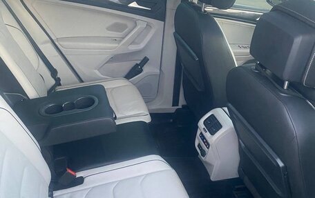 Volkswagen Tiguan II, 2018 год, 2 650 000 рублей, 12 фотография