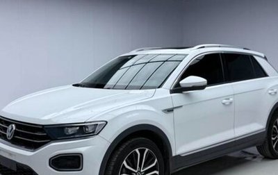 Volkswagen T-Roc I, 2022 год, 1 890 000 рублей, 1 фотография