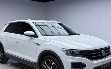 Volkswagen T-Roc I, 2022 год, 1 890 000 рублей, 3 фотография