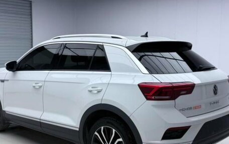 Volkswagen T-Roc I, 2022 год, 1 890 000 рублей, 6 фотография