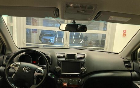 Toyota Highlander III, 2011 год, 2 250 000 рублей, 2 фотография