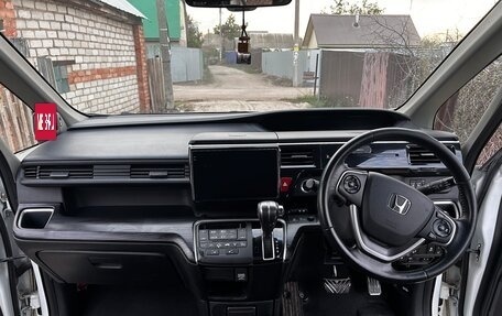 Honda Stepwgn IV, 2017 год, 1 890 000 рублей, 7 фотография