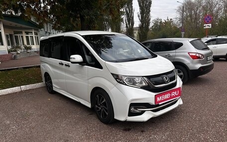 Honda Stepwgn IV, 2017 год, 1 890 000 рублей, 4 фотография