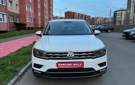 Volkswagen Tiguan II, 2017 год, 2 199 000 рублей, 2 фотография
