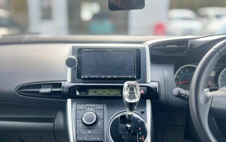Toyota Wish II, 2009 год, 1 399 000 рублей, 19 фотография