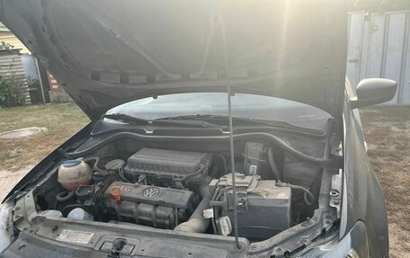 Volkswagen Polo VI (EU Market), 2011 год, 700 000 рублей, 6 фотография