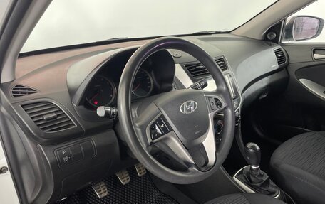 Hyundai Solaris II рестайлинг, 2015 год, 886 000 рублей, 8 фотография