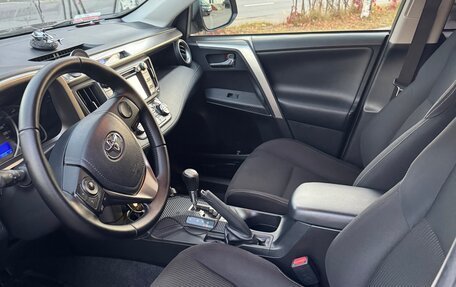 Toyota RAV4, 2015 год, 1 760 000 рублей, 10 фотография