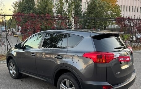 Toyota RAV4, 2015 год, 1 760 000 рублей, 5 фотография