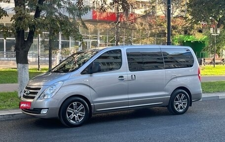Hyundai H-1 II рестайлинг, 2014 год, 2 500 000 рублей, 1 фотография