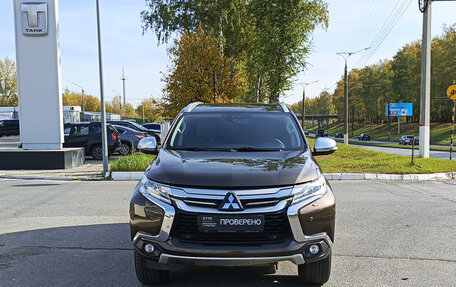 Mitsubishi Pajero Sport III рестайлинг, 2018 год, 2 850 000 рублей, 3 фотография