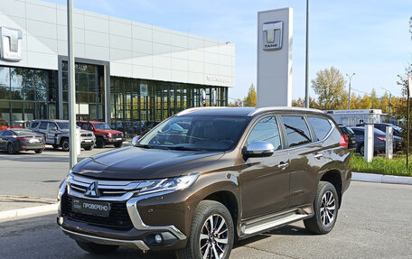 Mitsubishi Pajero Sport III рестайлинг, 2018 год, 2 850 000 рублей, 2 фотография