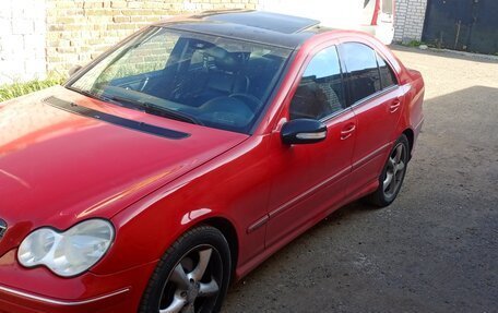 Mercedes-Benz C-Класс, 2004 год, 550 000 рублей, 3 фотография