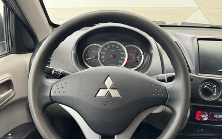 Mitsubishi L200 IV рестайлинг, 2013 год, 1 885 000 рублей, 11 фотография
