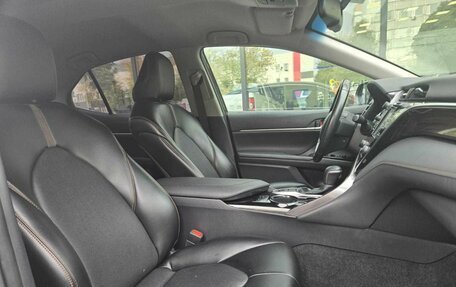 Toyota Camry, 2019 год, 2 620 000 рублей, 10 фотография