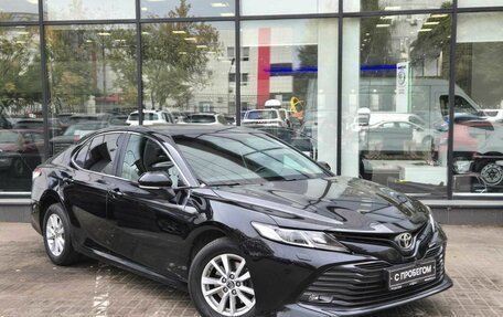Toyota Camry, 2019 год, 2 620 000 рублей, 3 фотография