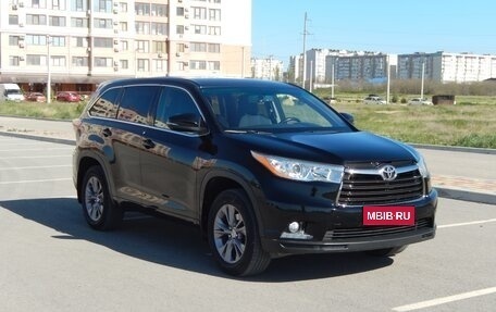 Toyota Highlander III, 2015 год, 2 450 000 рублей, 1 фотография