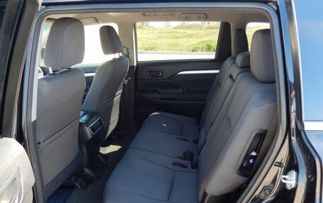 Toyota Highlander III, 2015 год, 2 450 000 рублей, 10 фотография