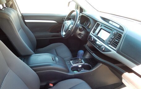 Toyota Highlander III, 2015 год, 2 450 000 рублей, 13 фотография