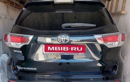 Toyota Highlander III, 2015 год, 2 450 000 рублей, 2 фотография