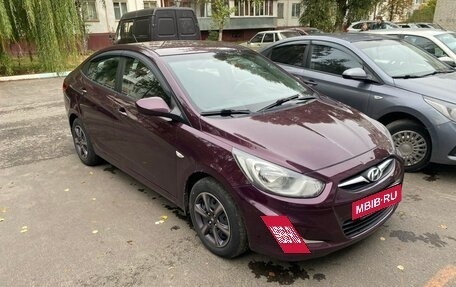 Hyundai Solaris II рестайлинг, 2012 год, 875 000 рублей, 4 фотография