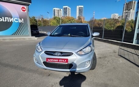 Hyundai Solaris II рестайлинг, 2012 год, 680 000 рублей, 1 фотография