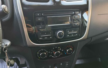 Renault Logan II, 2014 год, 600 000 рублей, 13 фотография