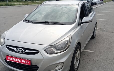 Hyundai Solaris II рестайлинг, 2011 год, 610 000 рублей, 1 фотография