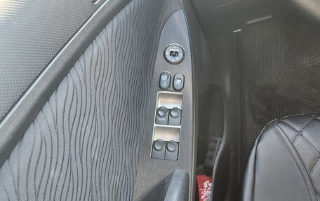 Hyundai Solaris II рестайлинг, 2012 год, 680 000 рублей, 10 фотография