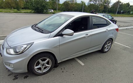 Hyundai Solaris II рестайлинг, 2011 год, 610 000 рублей, 5 фотография
